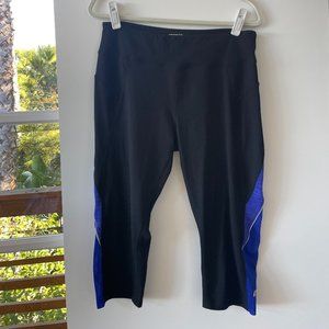 Marika Cropped Yoga Pants in Black and Purple, Size XL‎
